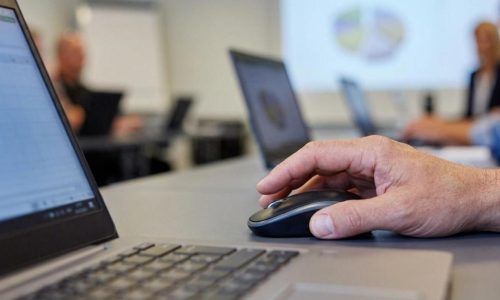 planlæg afsendelse outlook