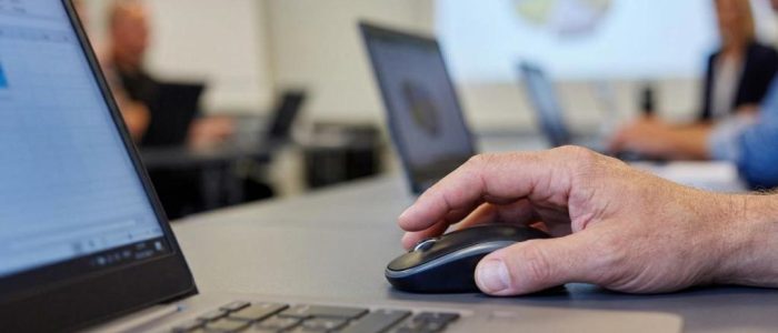 planlæg afsendelse outlook